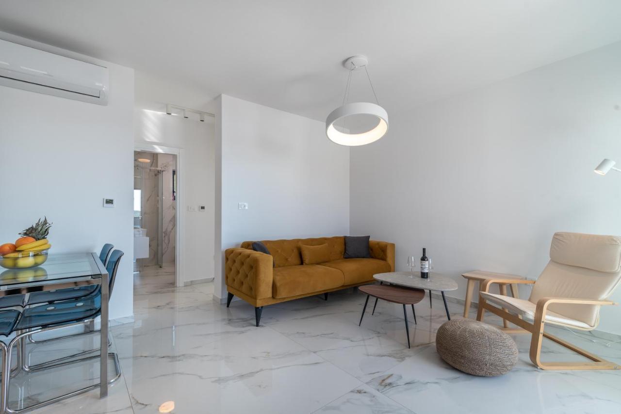 Lavender Tree - Luxury Apartments 特罗吉尔 外观 照片