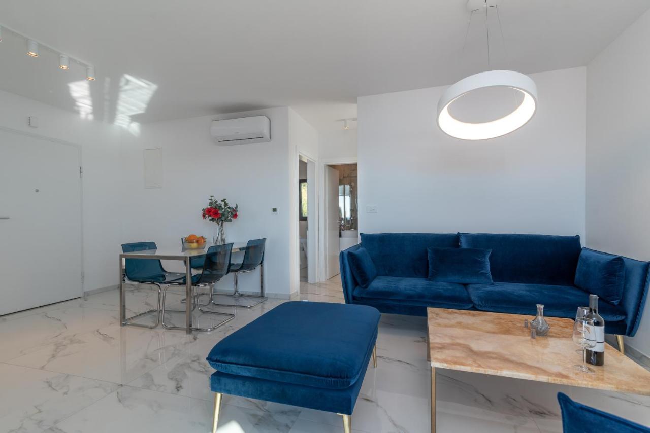 Lavender Tree - Luxury Apartments 特罗吉尔 外观 照片