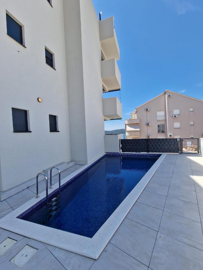 Lavender Tree - Luxury Apartments 特罗吉尔 外观 照片